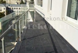 Замена плитки на балконе на ул Пакровка